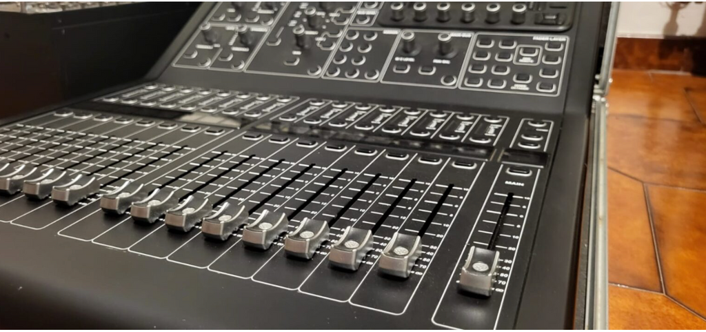 USATO Prestazioni Professionali Senza Compromessi: Set Midas M32R Live + DL32