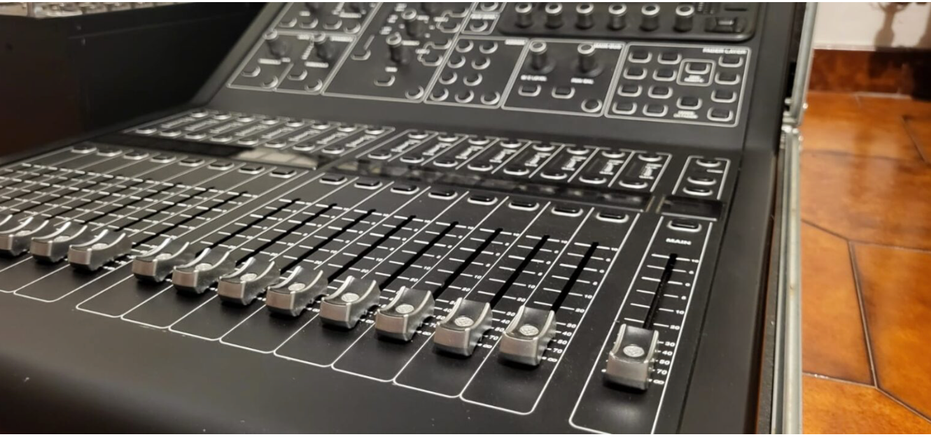 USATO Prestazioni Professionali Senza Compromessi: Set Midas M32R Live + DL32