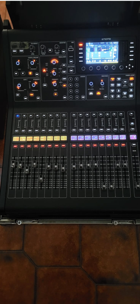 USATO Prestazioni Professionali Senza Compromessi: Set Midas M32R Live + DL32
