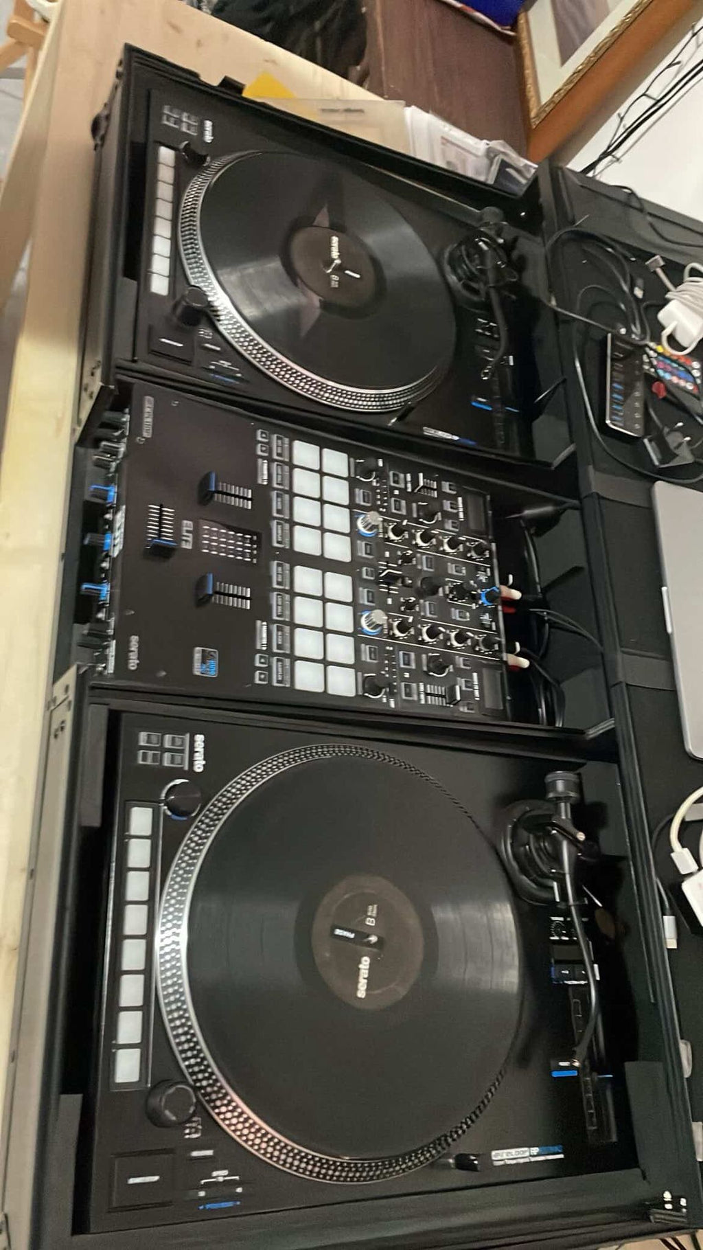 2x Reloop RP-8000 MK2  Mixer Reloop ELITE