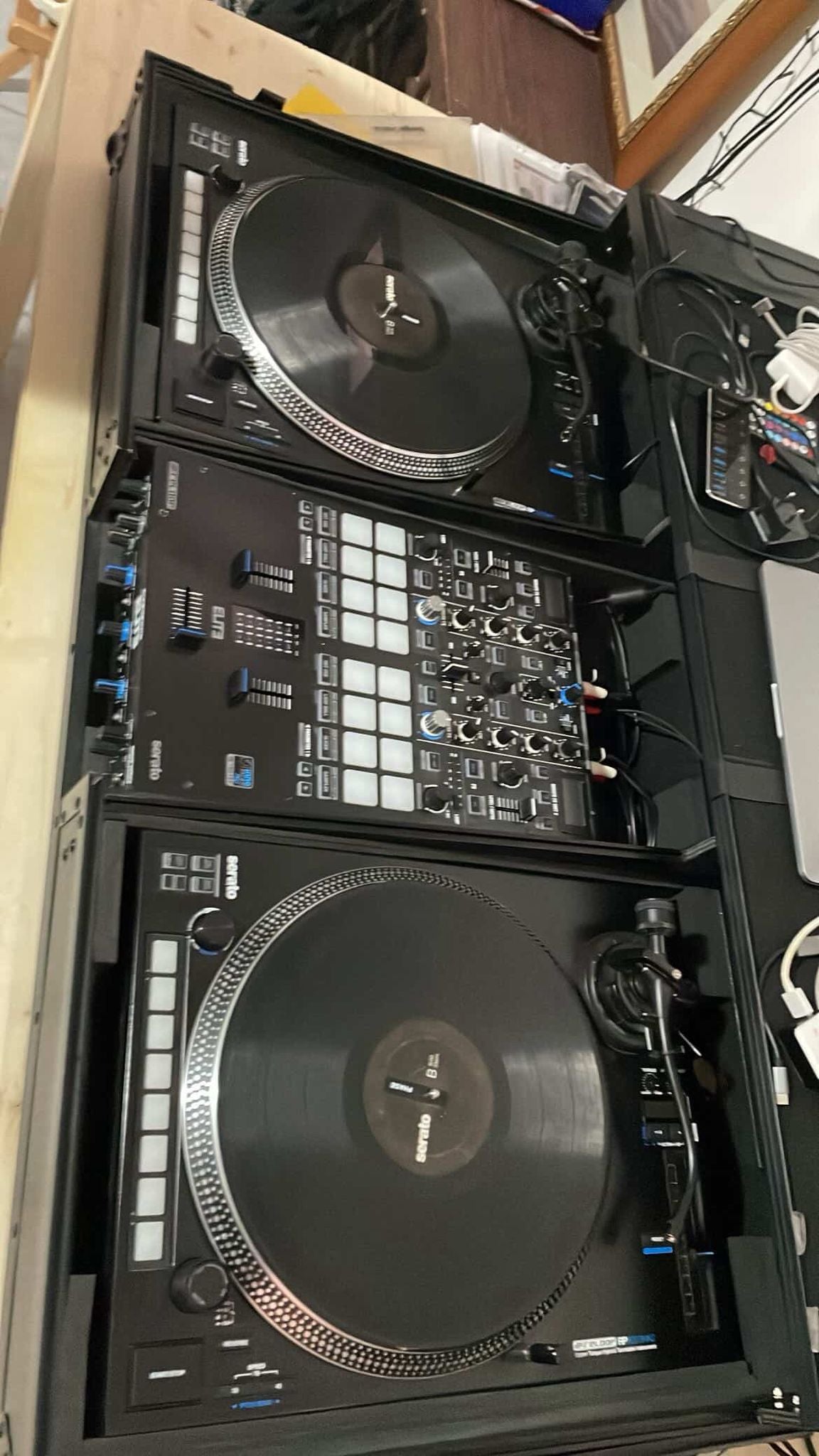 2x Reloop RP-8000 MK2  Mixer Reloop ELITE