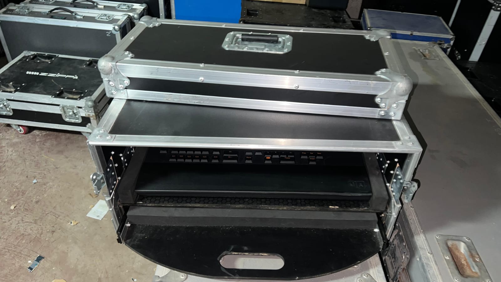 USATO mixer luci ma 2 wing